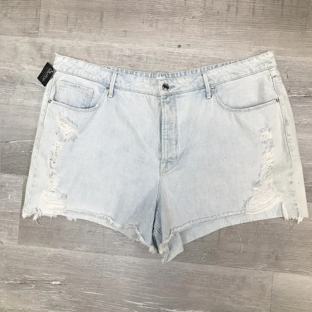 Good American Light Wash Denim Shorts - Size 18